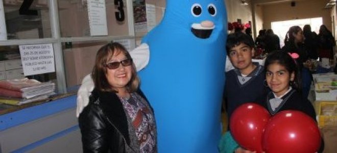 Alcaldesa con personal.