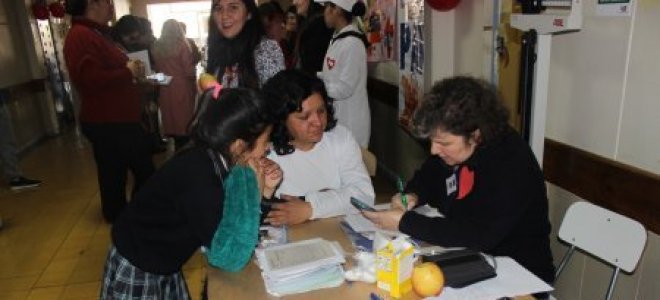 Alcaldesa con personal.