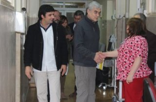 Alcaldesa con personal.